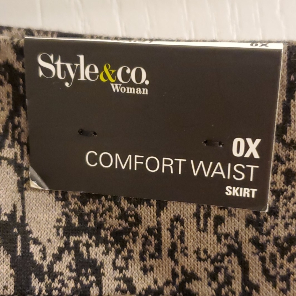 Style and Co Stretch Black Brown Snake Skirt 0X NWT - Picture 3 of 10